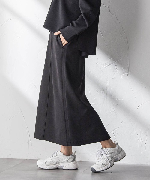 MAYSON GREY（メイソングレイ）の「【えらべるSETUP】叶えるIラインスカート≪手洗い可能≫（スカート・レディース・ブラック/オフホワイト・M）」の2枚目の写真