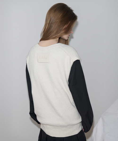 LEVAR(レバー)の「Boucle Knit Vest - Milk Cream(ニット/セーター・レディース・その他・FREE)」の4枚目の写真