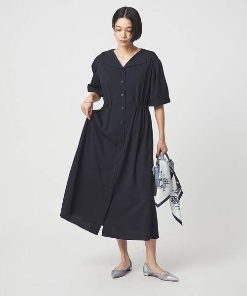 green label relaxing(グリーンレーベルリラクシング)の「Vカラー フレア ボタン ワンピース(ワンピース・レディース・ダークブラウン/ネイビー・38/36)」の7枚目の写真