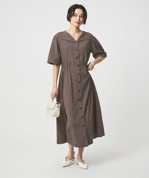 green label relaxing(グリーンレーベルリラクシング)の「Vカラー フレア ボタン ワンピース(ワンピース・レディース・ダークブラウン/ネイビー・38/36)」の12枚目の写真