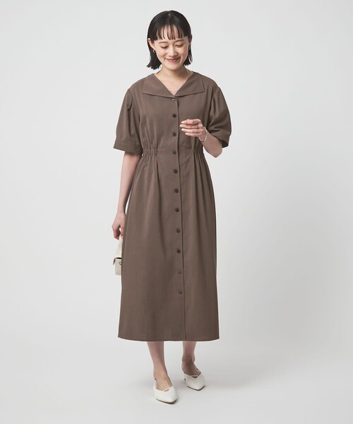 green label relaxing(グリーンレーベルリラクシング)の「Vカラー フレア ボタン ワンピース(ワンピース・レディース・ダークブラウン/ネイビー・38/36)」の16枚目の写真