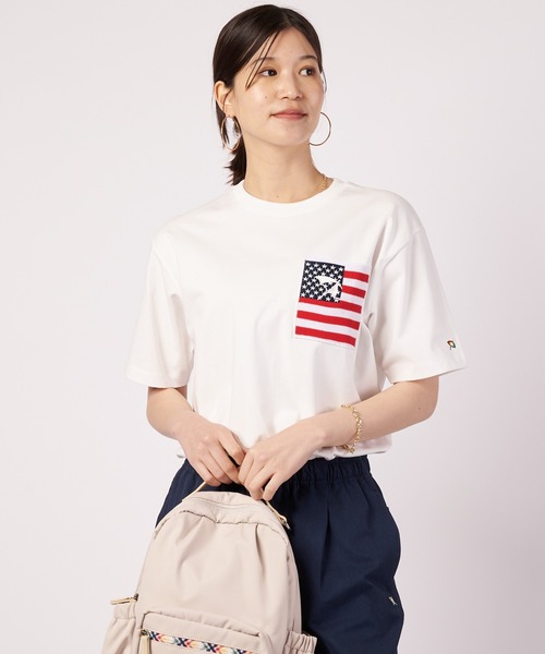 Arnold Palmer(アーノルドパーマー)の「シェア ポケットモチーフ Tシャツ(Tシャツ/カットソー・レディース・ベージュ/ホワイト/ブルー/ブラック・XS/S/M/L/LL)」の1枚目の写真