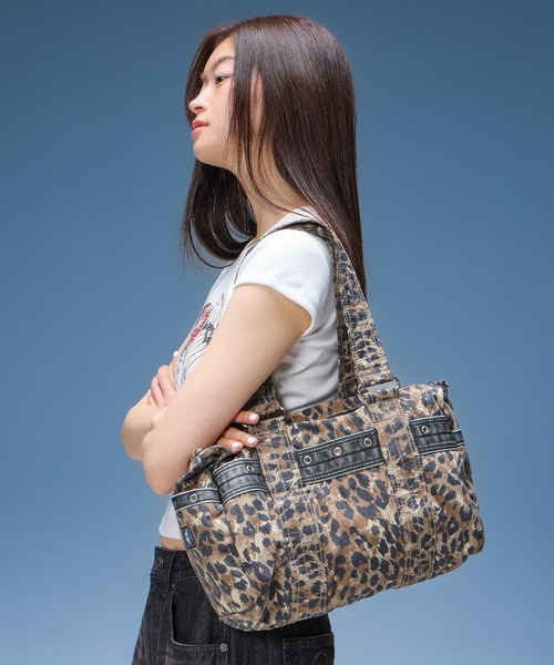 X-girl(エックスガール)の「2WAY DRUM BAG(ショルダーバッグ・レディース・ブラック/ベージュ/カモフラージュ・ONE SIZE)」の19枚目の写真