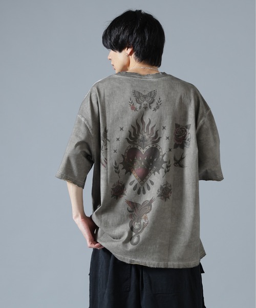 DANKE SCHON(ダンケシェーン)の「DankeSchon/ダンケシェーン/SPRAY BURN S/S TEE FAMILIA(Tシャツ/カットソー・メンズ・ベージュ・L/M)」の2枚目の写真