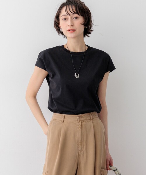 23区 L(ニジュウサンクオオキイサイズ)の「スビンハイツイスト フレンチスリーブ Tシャツ(Tシャツ/カットソー・レディース・ブラック系/ホワイト系/ライトオレンジ系/ネイビー系・44/46/48)」の2枚目の写真