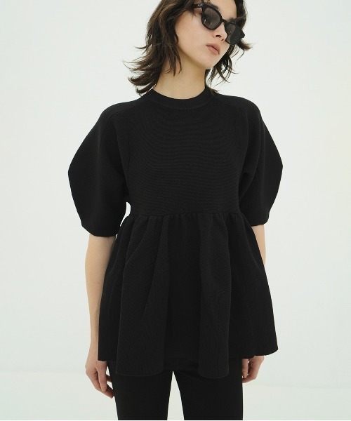CLANE(クラネ)の「PEPLUM HALF SLEEVE KNIT TOPS(ニット/セーター・レディース・アイボリー/ブラック・F)」の1枚目の写真