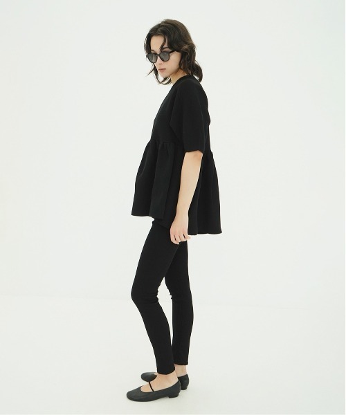 CLANE(クラネ)の「PEPLUM HALF SLEEVE KNIT TOPS(ニット/セーター・レディース・アイボリー/ブラック・F)」の14枚目の写真