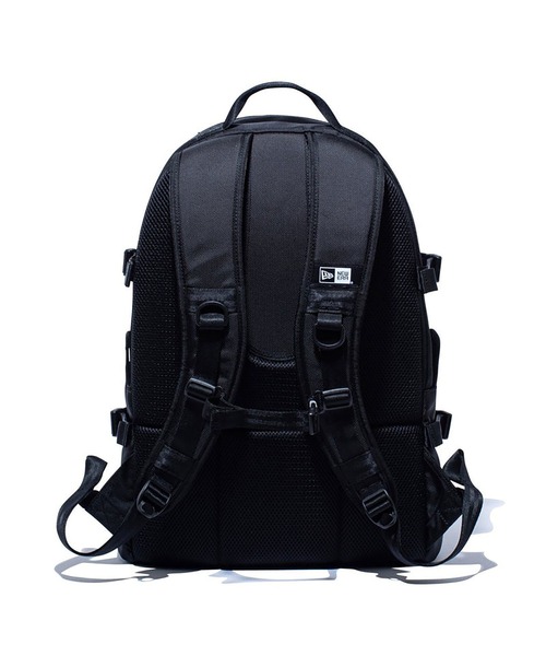 NEW ERA(ニューエラ)の「NEWERA-CARRIER PACK 251(バックパック/リュック・メンズ・ブラック系2/ブラック・FREE)」の5枚目の写真