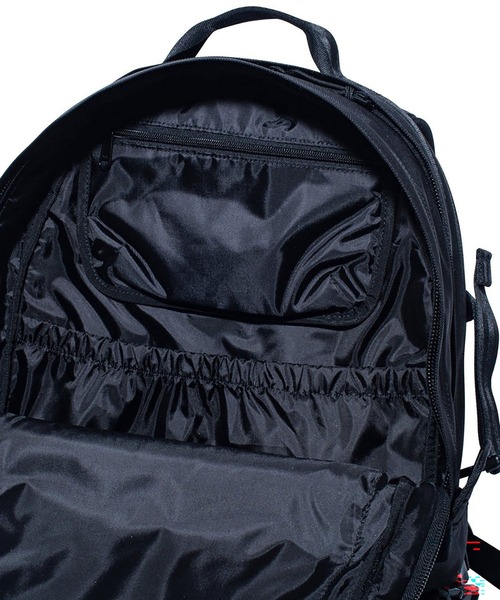 NEW ERA(ニューエラ)の「NEWERA-CARRIER PACK 251(バックパック/リュック・メンズ・ブラック系2/ブラック・FREE)」の7枚目の写真