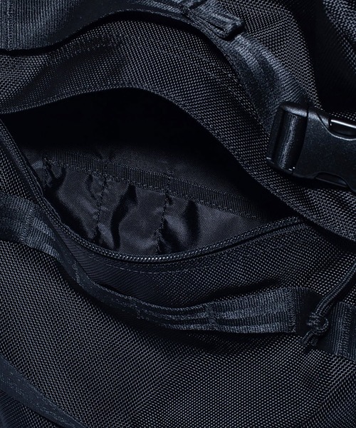 NEW ERA(ニューエラ)の「NEWERA-CARRIER PACK 251(バックパック/リュック・メンズ・ブラック系2/ブラック・FREE)」の8枚目の写真