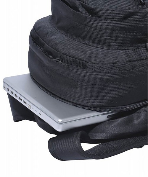 NEW ERA(ニューエラ)の「NEWERA-CARRIER PACK 251(バックパック/リュック・メンズ・ブラック系2/ブラック・FREE)」の20枚目の写真