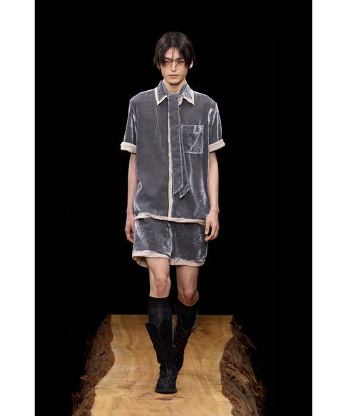 MASU（エムエーエスユー）の「UNEVEN VELVET HALF SLEEVE SHIRT（シャツ/ブラウス・メンズ・その他1/チャコール・48/46）」の3枚目の写真