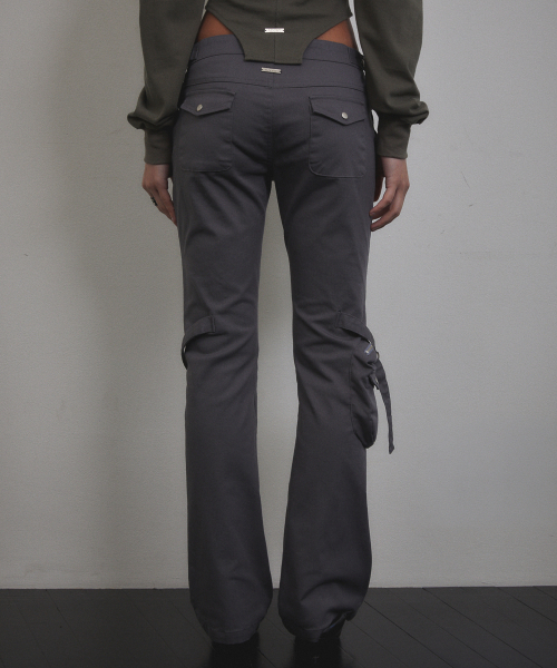 VOONT(ブント)の「Cargo Strap Pocket Pants (CHARCOAL)(その他パンツ・レディース・チャコールグレー・SMALL/MEDIUM)」の5枚目の写真