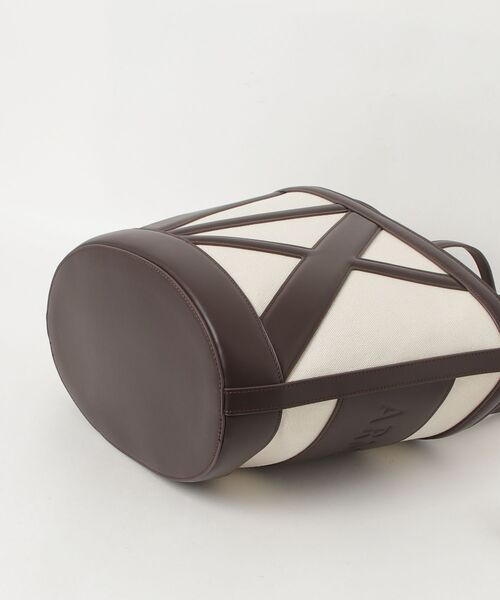 ARMANI EXCHANGE（アルマーニエクスチェンジ）の「【A|X アルマーニ エクスチェンジ】ビッグAXロゴ バケットトートバッグ（トートバッグ・レディース・ブラウン・FREE）」の5枚目の写真