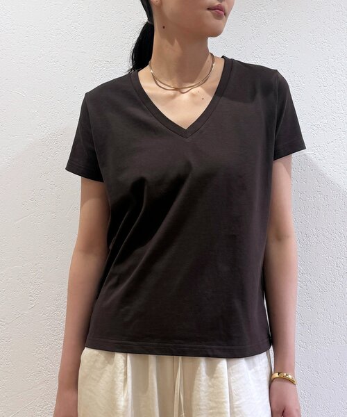 LOUNGEDRESS(ラウンジドレス)の「ディープVカットソー(Tシャツ/カットソー・レディース・ブラック/ベージュ/オフホワイト/ブラウン・FREE)」の4枚目の写真