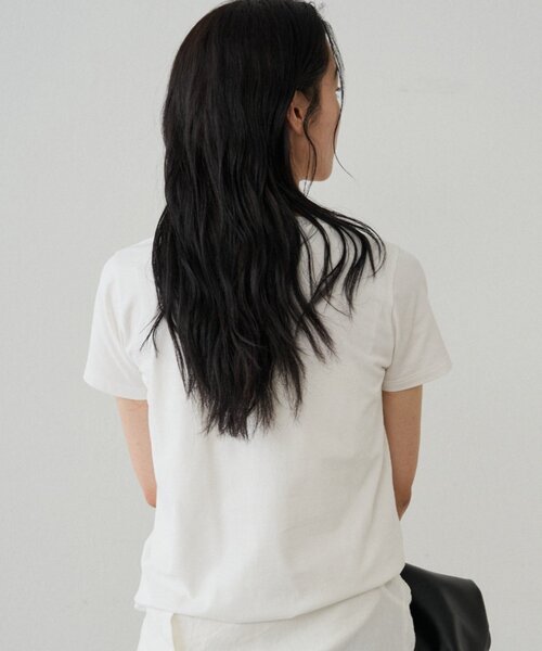 LOUNGEDRESS（ラウンジドレス）の「ディープVカットソー（Tシャツ/カットソー・レディース・ブラック/ベージュ/オフホワイト・FREE）」の7枚目の写真