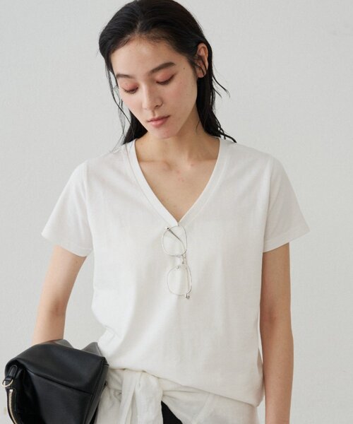 LOUNGEDRESS(ラウンジドレス)の「ディープVカットソー(Tシャツ/カットソー・レディース・ブラック/ベージュ/オフホワイト/ブラウン・FREE)」の5枚目の写真