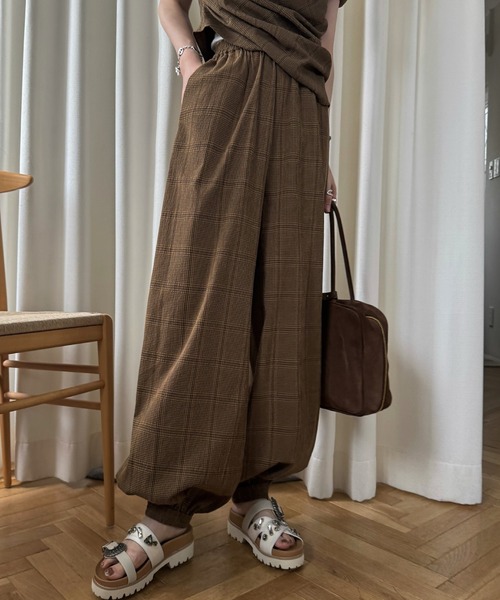 WILLFULLY(ウィルフリー)の「volume wide shirring check PT(その他パンツ・レディース・ブラック/ブラウン・FREE)」の2枚目の写真