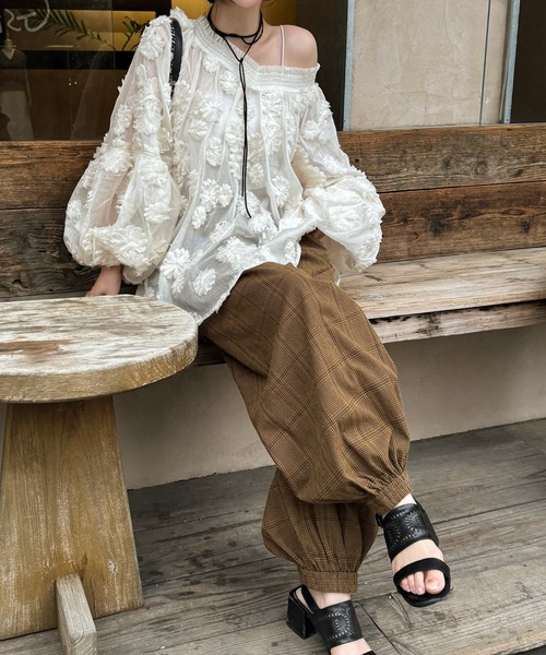 WILLFULLY(ウィルフリー)の「volume wide shirring check PT(その他パンツ・レディース・ブラック/ブラウン・FREE)」の4枚目の写真