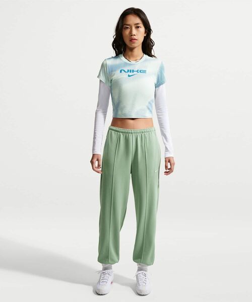 NIKE(ナイキ)の「ナイキ スポーツウェア チル ニット ウィメンズ スリム クロップド Tシャツ / Nike Sportswear Chill Knit Women's Slim Cropped T-Shirt IR7845-394 Barely Green(Tシャツ/カットソー・レディース・ライトグリーン・S/L/M/XL/XS)」の12枚目の写真