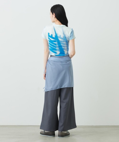NIKE(ナイキ)の「ナイキ スポーツウェア チル ニット ウィメンズ スリム クロップド Tシャツ / Nike Sportswear Chill Knit Women's Slim Cropped T-Shirt IR7845-394 Barely Green(Tシャツ/カットソー・レディース・ライトグリーン・S/L/M/XL/XS)」の6枚目の写真