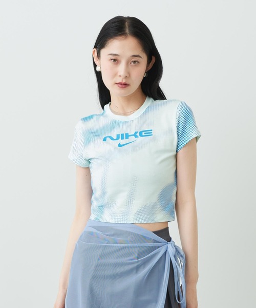 NIKE(ナイキ)の「ナイキ スポーツウェア チル ニット ウィメンズ スリム クロップド Tシャツ / Nike Sportswear Chill Knit Women's Slim Cropped T-Shirt IR7845-394 Barely Green(Tシャツ/カットソー・レディース・ライトグリーン・S/L/M/XL/XS)」の18枚目の写真