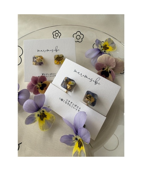 tone(トーン)の「【marumusubi】viola squareイヤリング(MA)(イヤリング・レディース・イエロー/ブルー・FREE)」の1枚目の写真