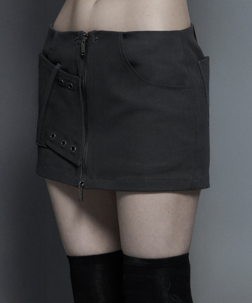 ETRE AU SOMMET(エトレオソメ)の「Front Zip Belt Detail Mini Skirt (Dark Gray)(スカート・レディース・ダークグレー・FREE)」の5枚目の写真