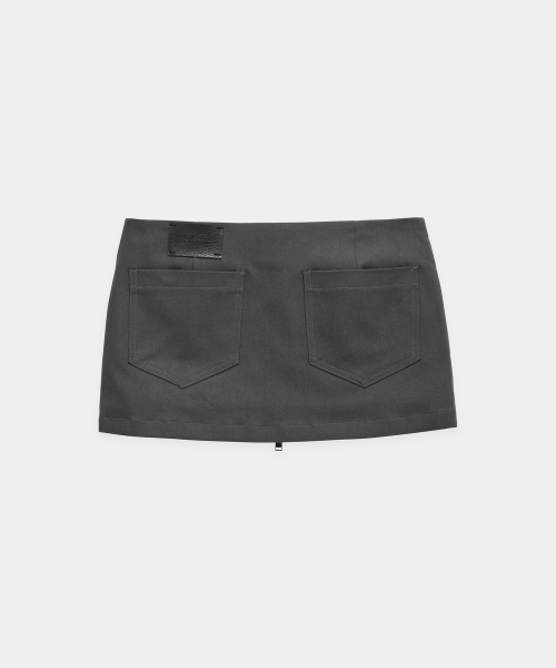 ETRE AU SOMMET(エトレオソメ)の「Front Zip Belt Detail Mini Skirt (Dark Gray)(スカート・レディース・ダークグレー・FREE)」の2枚目の写真