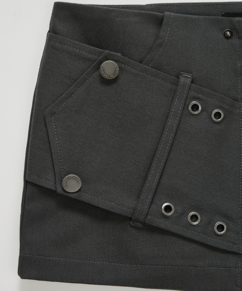ETRE AU SOMMET(エトレオソメ)の「Front Zip Belt Detail Mini Skirt (Dark Gray)(スカート・レディース・ダークグレー・FREE)」の9枚目の写真