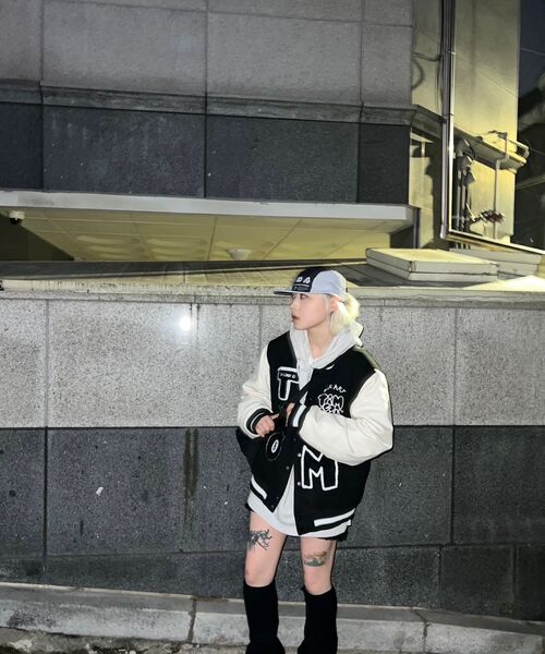 ETRE AU SOMMET(エトレオソメ)の「Front Zip Belt Detail Mini Skirt (Dark Gray)(スカート・レディース・ダークグレー・FREE)」の4枚目の写真
