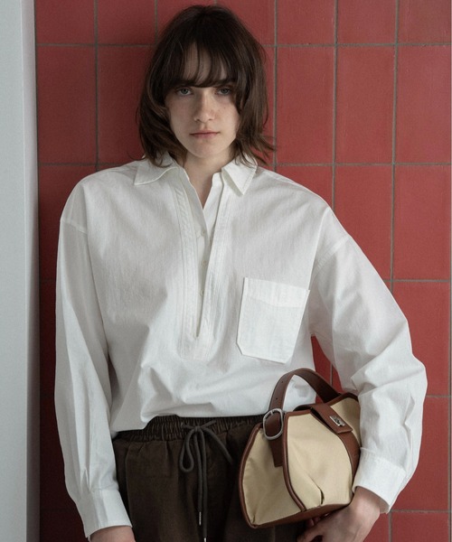 lawgy(ラウジー)の「2way handle tuck nylon bag / 2wayハンドルタックナイロンバッグ(ハンドバッグ・レディース・ブラウン/クリーム・FREE)」の14枚目の写真