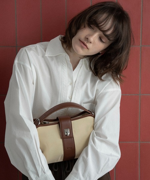 lawgy(ラウジー)の「2way handle tuck nylon bag / 2wayハンドルタックナイロンバッグ(ハンドバッグ・レディース・ブラウン/クリーム・FREE)」の12枚目の写真