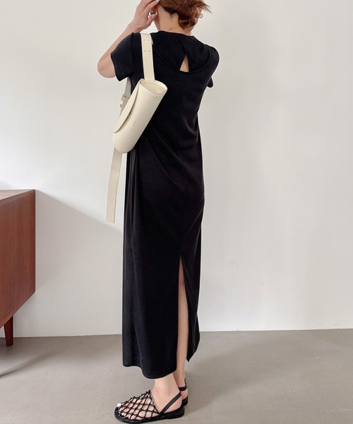 junoah（ジュノア）の「【取り外し可能パット付き】レイヤードカットソーワンピースset（ワンピース・レディース・チャコール/グレイッシュベージュ/ブラック・LARGE/MEDIUM/SMALL）」の8枚目の写真