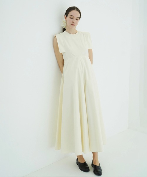 CLANE(クラネ)の「SQUARE SLEEVE ONEPIECE(ワンピース・レディース・アイボリー/ブラック/ストライプ・0/1/2)」の2枚目の写真