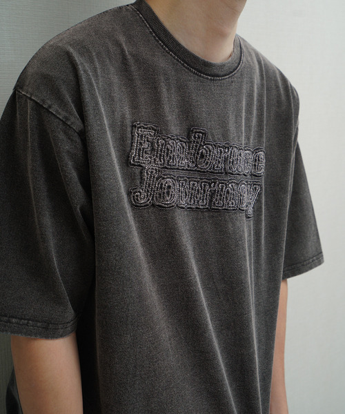 ZIP FIVE(ジップファイブ)の「綿100% 天竺 スノーウォッシュ・ピグメント加工 パッチ使い 半袖Tシャツ(Tシャツ/カットソー・メンズ・グレー/ブラック・MEDIUM/X-LARGE/LARGE)」の1枚目の写真