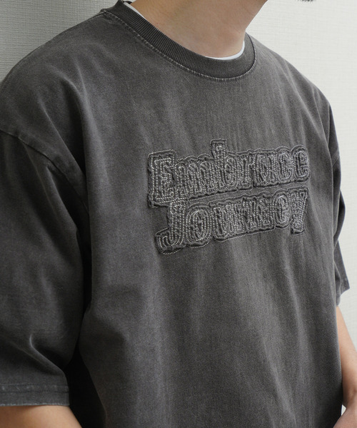 ZIP FIVE(ジップファイブ)の「綿100% 天竺 スノーウォッシュ・ピグメント加工 パッチ使い 半袖Tシャツ(Tシャツ/カットソー・メンズ・グレー/ブラック・MEDIUM/X-LARGE/LARGE)」の10枚目の写真