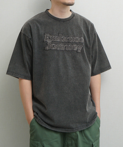 ZIP FIVE(ジップファイブ)の「綿100% 天竺 スノーウォッシュ・ピグメント加工 パッチ使い 半袖Tシャツ(Tシャツ/カットソー・メンズ・グレー/ブラック・MEDIUM/X-LARGE/LARGE)」の16枚目の写真