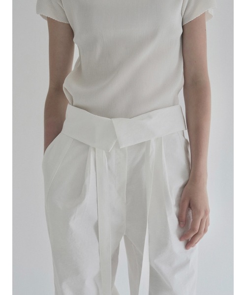 NOWNS(ナウンス)の「Claire | Belt pants(スラックス・レディース・アイボリー/ブラック・FREE)」の6枚目の写真