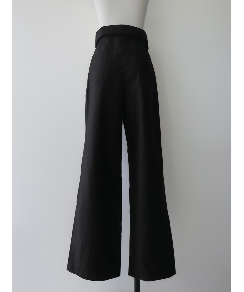 NOWNS(ナウンス)の「Claire | Belt pants(スラックス・レディース・アイボリー/ブラック・FREE)」の8枚目の写真