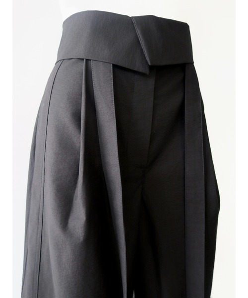 NOWNS(ナウンス)の「Claire | Belt pants(スラックス・レディース・アイボリー/ブラック・FREE)」の9枚目の写真