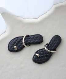 ATELIER BRUGGE | ATELIER BRUGGE/アトリエブルージュ メタルパーツ キルティング フラット トングサンダル / 2.5cmソール (22.5cm～24.5cmサイズ展開)(サンダル)