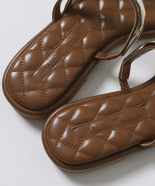 ATELIER BRUGGE(アトリエブルージュ)の「ATELIER BRUGGE/アトリエブルージュ メタルパーツ キルティング フラット トングサンダル / 2.5cmソール (22.5cm~24.5cmサイズ展開)(サンダル・レディース・キャメル/ブラック・SMALL/MEDIUM/LARGE)」の16枚目の写真