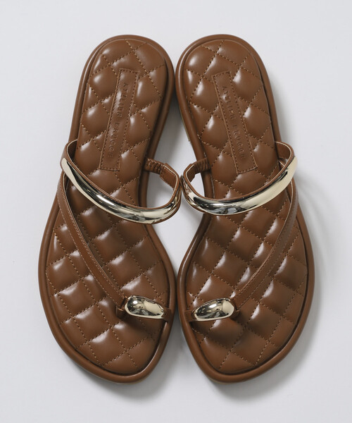 ATELIER BRUGGE(アトリエブルージュ)の「ATELIER BRUGGE/アトリエブルージュ メタルパーツ キルティング フラット トングサンダル / 2.5cmソール (22.5cm~24.5cmサイズ展開)(サンダル・レディース・キャメル/ブラック・SMALL/MEDIUM/LARGE)」の18枚目の写真