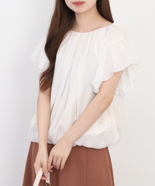 EGLANTINE（エグランティーヌ）の「EGLANTINE ギャザーネック ラメ調シフォンパフブラウス 半袖（シャツ/ブラウス・レディース・オフホワイト/ベビーピンク/ブラウン・38）」の2枚目の写真