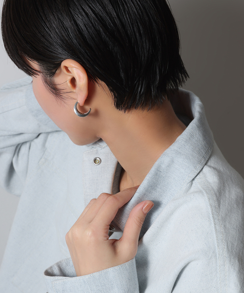 Lilas(リラ)の「【SAMH by LILAS】ワイド平甲丸ピアス SV(両耳)(ピアス(両耳用)・レディース・シルバー・FREE)」の8枚目の写真