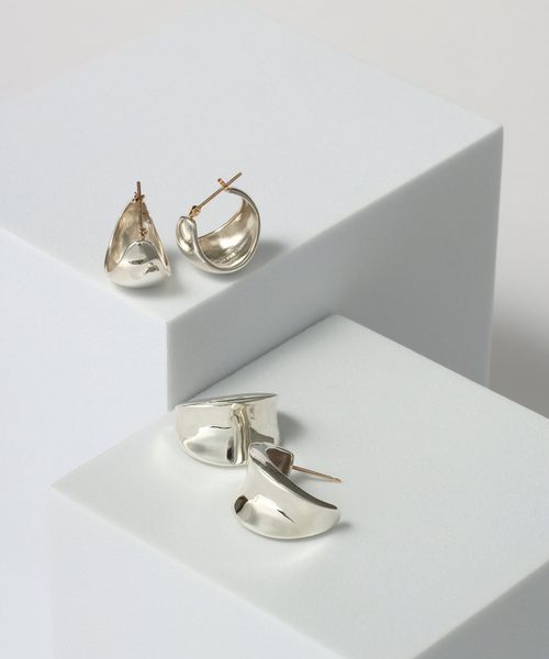 Lilas(リラ)の「【SAMH by LILAS】ワイド平甲丸ピアス SV(両耳)(ピアス(両耳用)・レディース・シルバー・FREE)」の12枚目の写真