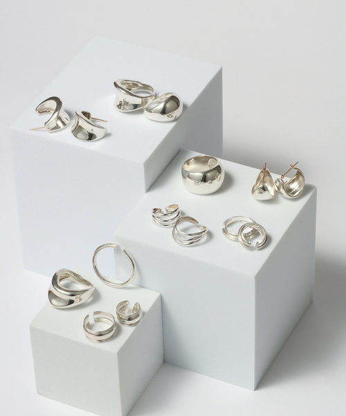 Lilas(リラ)の「【SAMH by LILAS】ワイド平甲丸ピアス SV(両耳)(ピアス(両耳用)・レディース・シルバー・FREE)」の13枚目の写真
