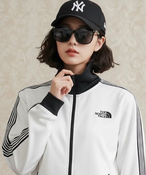 THE NORTH FACE(ザノースフェイス)の「THE NORTH FACE / TNF TRACK JACKET / NJ5JR52(ジャージ・メンズ・ブラック/オフホワイト・MEDIUM/SMALL)」の13枚目の写真