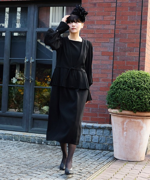 Ranerrh(ラネリ)の「プリーツデザインフォーマルドレス【喪服・礼服】【入卒式・結婚式】【正喪服】【春秋冬】(ワンピース・レディース・ブラック・38)」の5枚目の写真